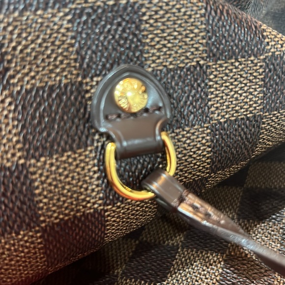 Louis Vuitton Neverfull GM Tote - Picture 14 of 17